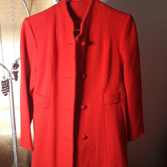 VINTAGE WOMEN  RED TRENCHCOAT - Picture 3 of 11